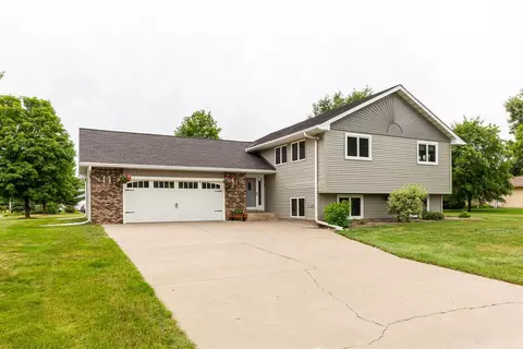 202 Hickory Dr, Woodville, WI 54028