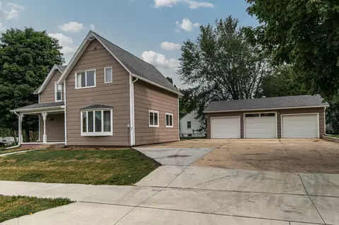 312 2nd St NE, Dodge Center, MN 55927