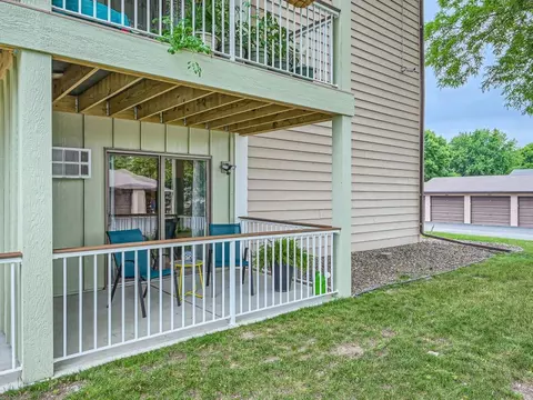 570 Whispering Ln #101, Hastings, MN 55033