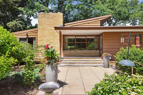 227 Ardmore Dr, Golden Valley, MN 55422
