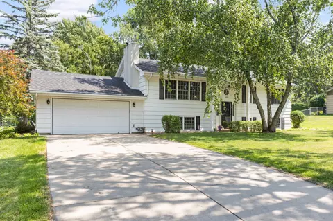 9109 Toledo Rd, Bloomington, MN 55437
