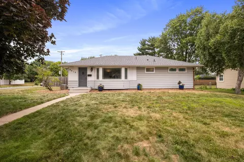 8918 Knox Ave S, Bloomington, MN 55431