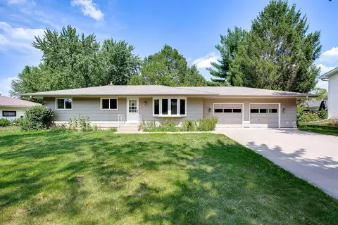 2597 Roth Pl, White Bear Lake, MN 55110
