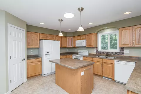 707 Southfork Pl SE, Kasson, MN 55944