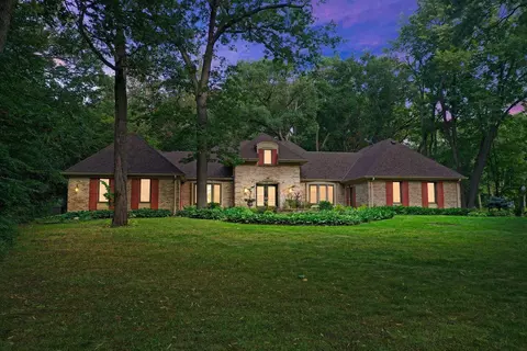 15 Evergreen Rd, North Oaks, MN 55127