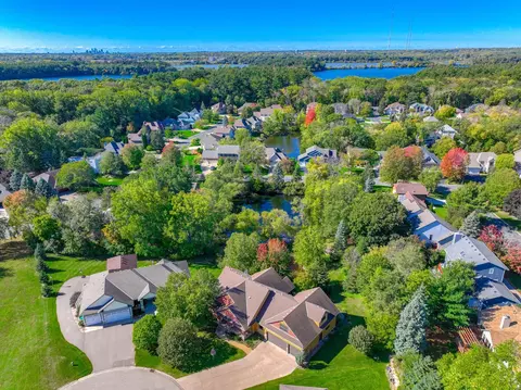 495 Park Pl, Vadnais Heights, MN 55127