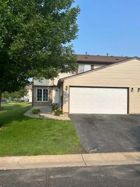 252 E Orchard St, Belle Plaine, MN 56011