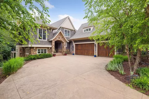 6356 Bellevue Ln, Eden Prairie, MN 55344