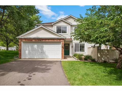 8426 Valley Forge Rd, Eden Prairie, MN 55344