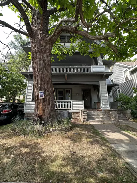 843 Selby Ave, Saint Paul, MN 55104