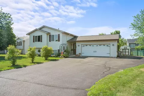304 Hazelnut Dr, Woodville, WI 54028