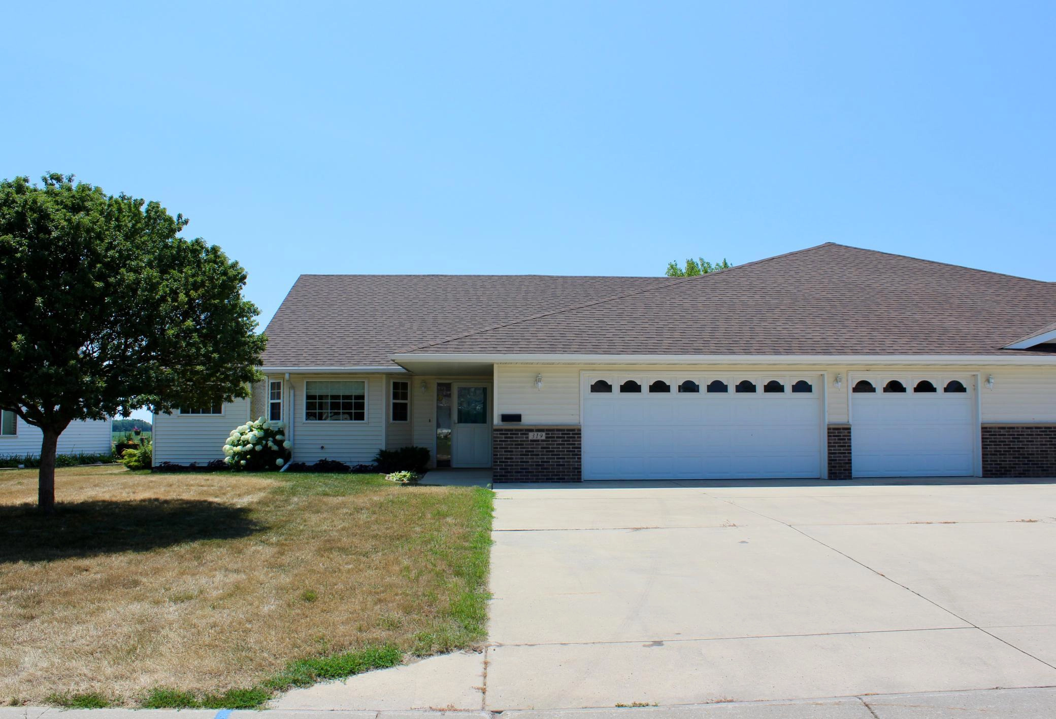 319 5th Cir SW  