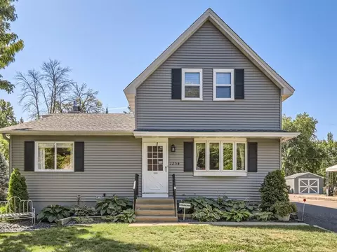 1254 Frisbie Ave, Maplewood, MN 55109