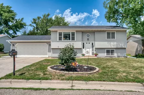 605 4th St NE, Kasson, MN 55944