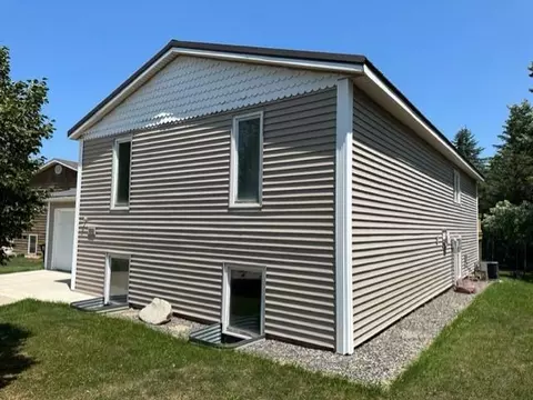 532 River Bluff Dr, Windom, MN 56101 photo 2