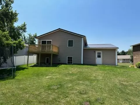 532 River Bluff Dr, Windom, MN 56101 photo 3