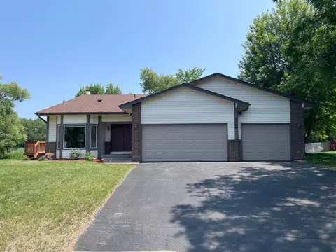 5776 Ridge Creek Road Ct, Shoreview, MN 55126