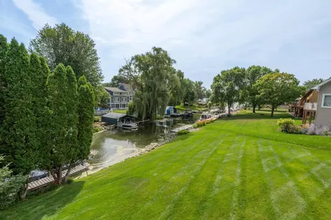 7013 Halstead Dr, Minnetrista, MN 55364