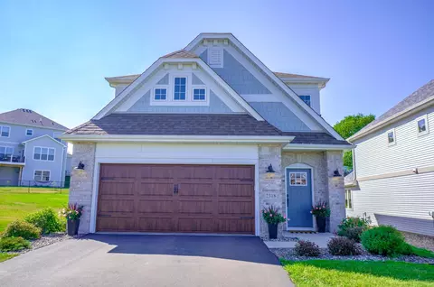 2318 Hillcrest Dr, Hudson, WI 54016