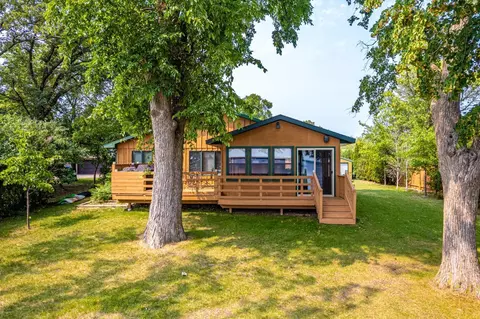 1125 N Shore Dr, Detroit Lakes, MN 56501