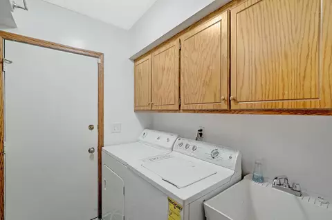 10105 48th Ave N, Plymouth, MN 55442