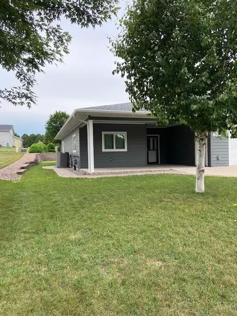 400 Riverbluff Dr, Windom, MN 56101 photo 31
