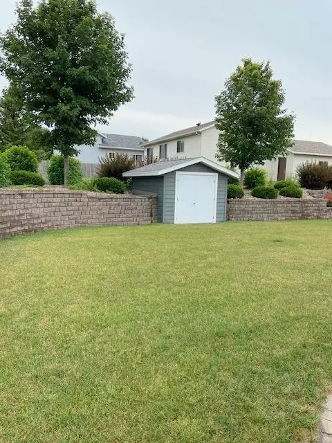 400 Riverbluff Dr, Windom, MN 56101 photo 33