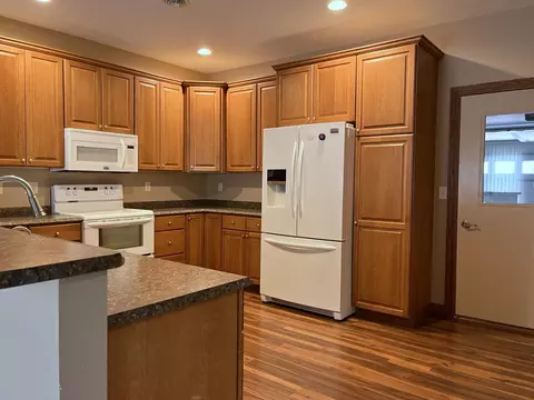 400 Riverbluff Dr, Windom, MN 56101 photo 5