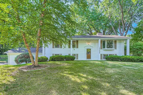 16235 5th Ave N, Plymouth, MN 55447
