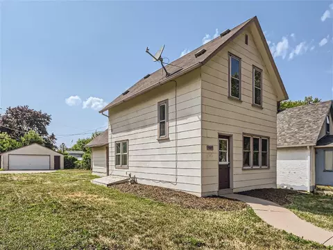 1087 Cumberland St, Saint Paul, MN 55117