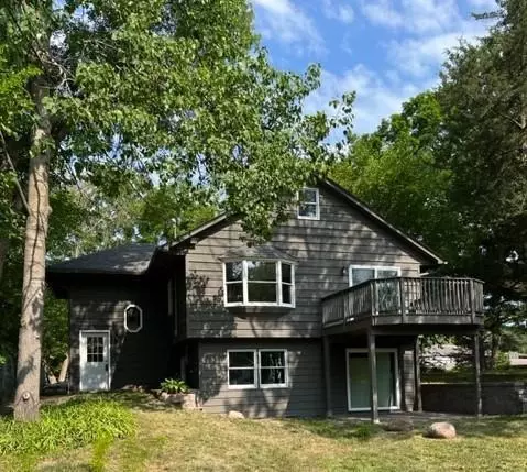 832 N Shore Dr, Forest Lake, MN 55025