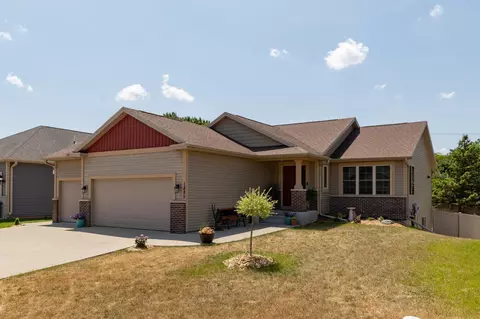 1885 Spruce Meadows Dr SE, Rochester, MN 55904