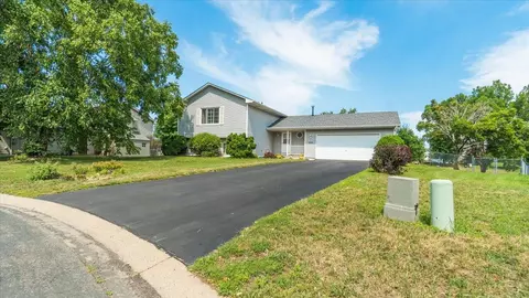 369 Alexander Ct, Shakopee, MN 55379