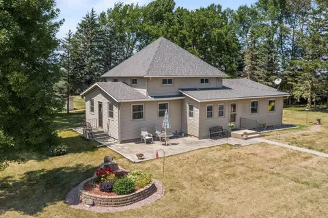 4928 SW 8th St, Owatonna, MN 55060