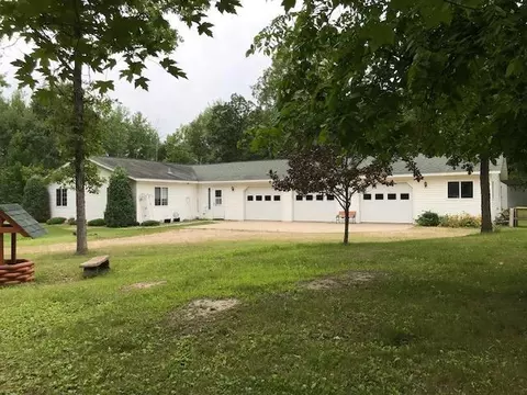 841 Whisperwood Ct SW, Bemidji, MN 56601
