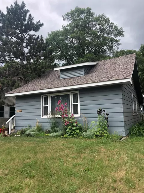 609 3rd St SW, Crosby, MN 56441