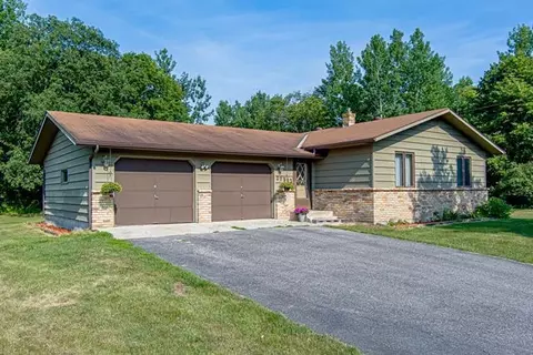 27393 Bass Brook Ln, Cohasset, MN 55721