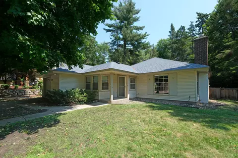 330 Central Ave S, Wayzata, MN 55391