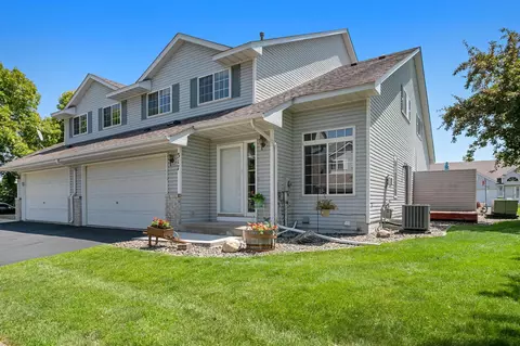 317 Creekside Dr, Buffalo, MN 55313