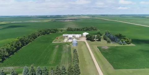 1030 51st St, Slayton, MN 56172