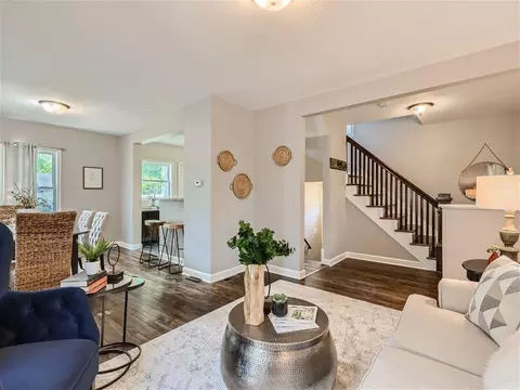 874 Pascal St N, Saint Paul, MN 55104
