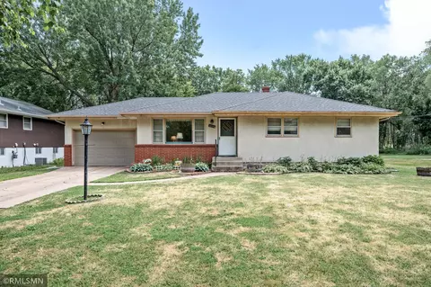 1036 Island Lake Ave, Shoreview, MN 55126