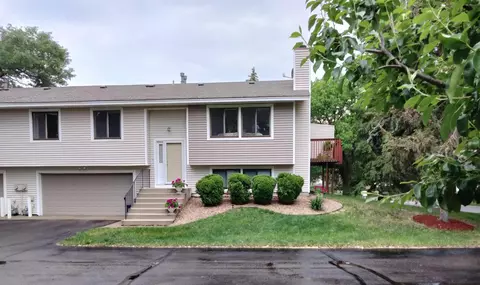 562 96th Ln NE, Blaine, MN 55434
