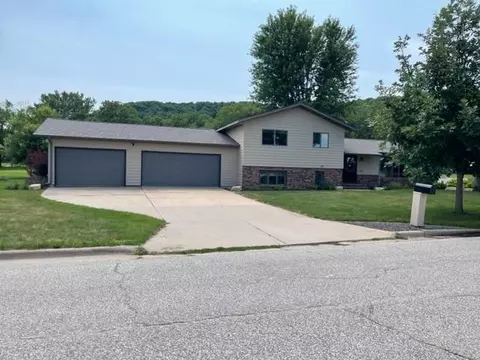 1617 Clubview Rd, Winona, MN 55987