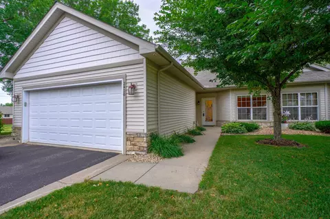 2420 Foxglove Cir, Hudson, WI 54016