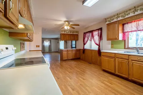609 E 4th Ave, Hewitt, MN 56453 photo 7