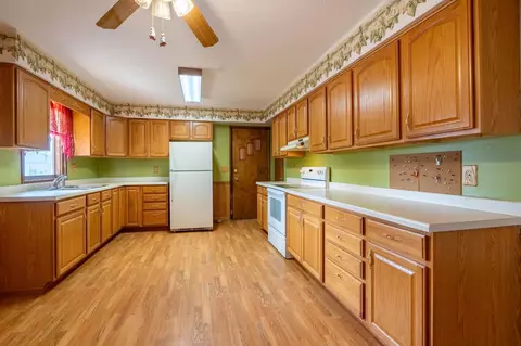 609 E 4th Ave, Hewitt, MN 56453 photo 6