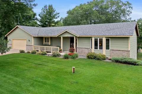1091 Bear Cir NE, Cambridge, MN 55008