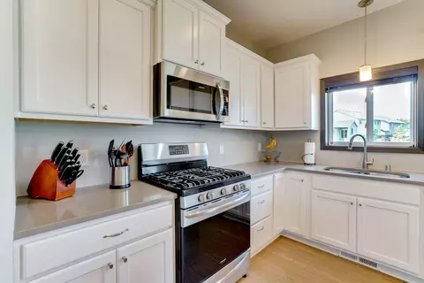 1081 Ashbrook Path, Rosemount, MN 55068 photo 10