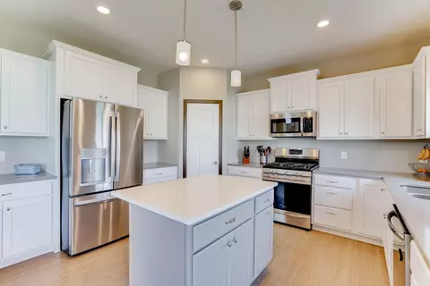 1081 Ashbrook Path, Rosemount, MN 55068 photo 7